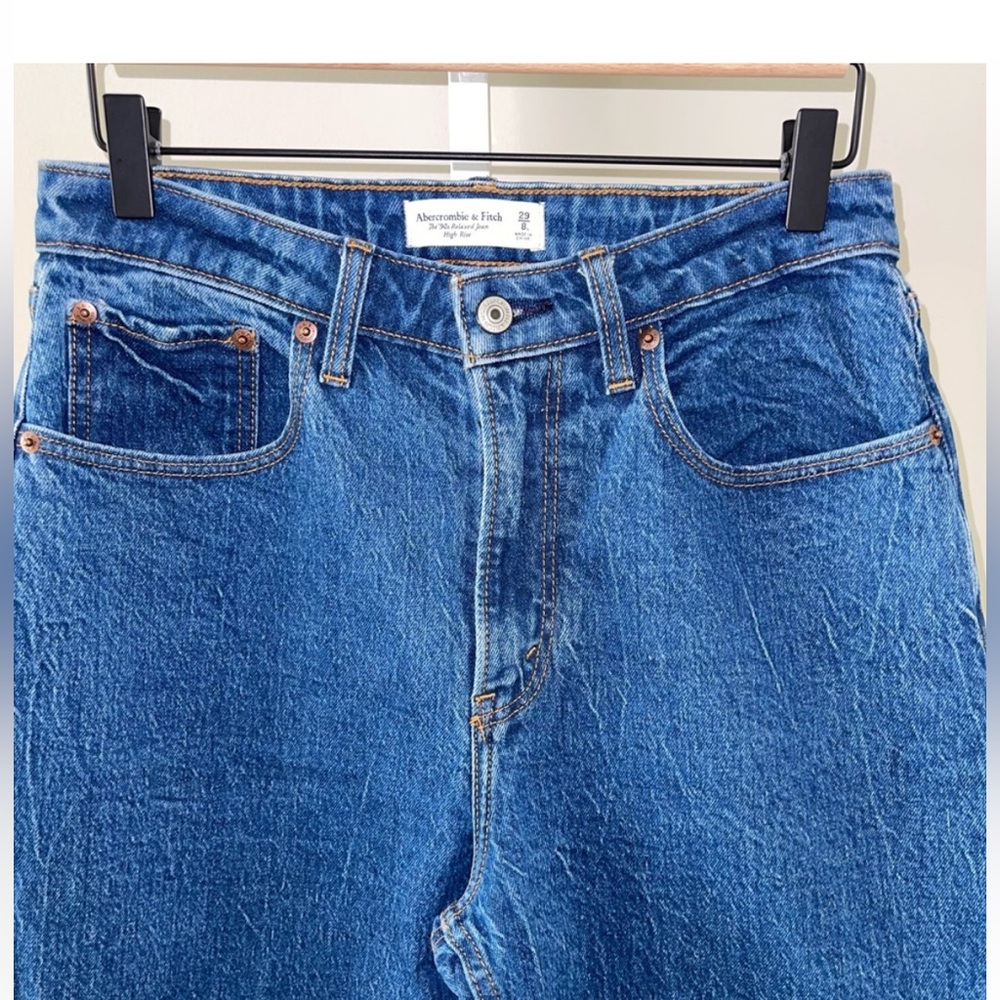 Abercrombie & fitch high rise 90’s curve love jeans 👖